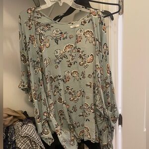 Maurice’s floral kimono